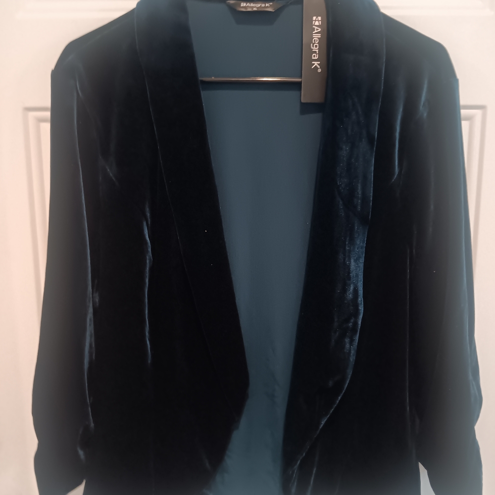 Allegra K Velvet Blazer in Rich Navy